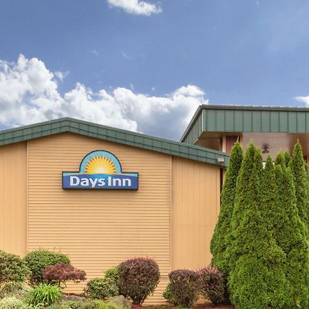 Days Inn By Wyndham Black Bear Salem Eksteriør billede