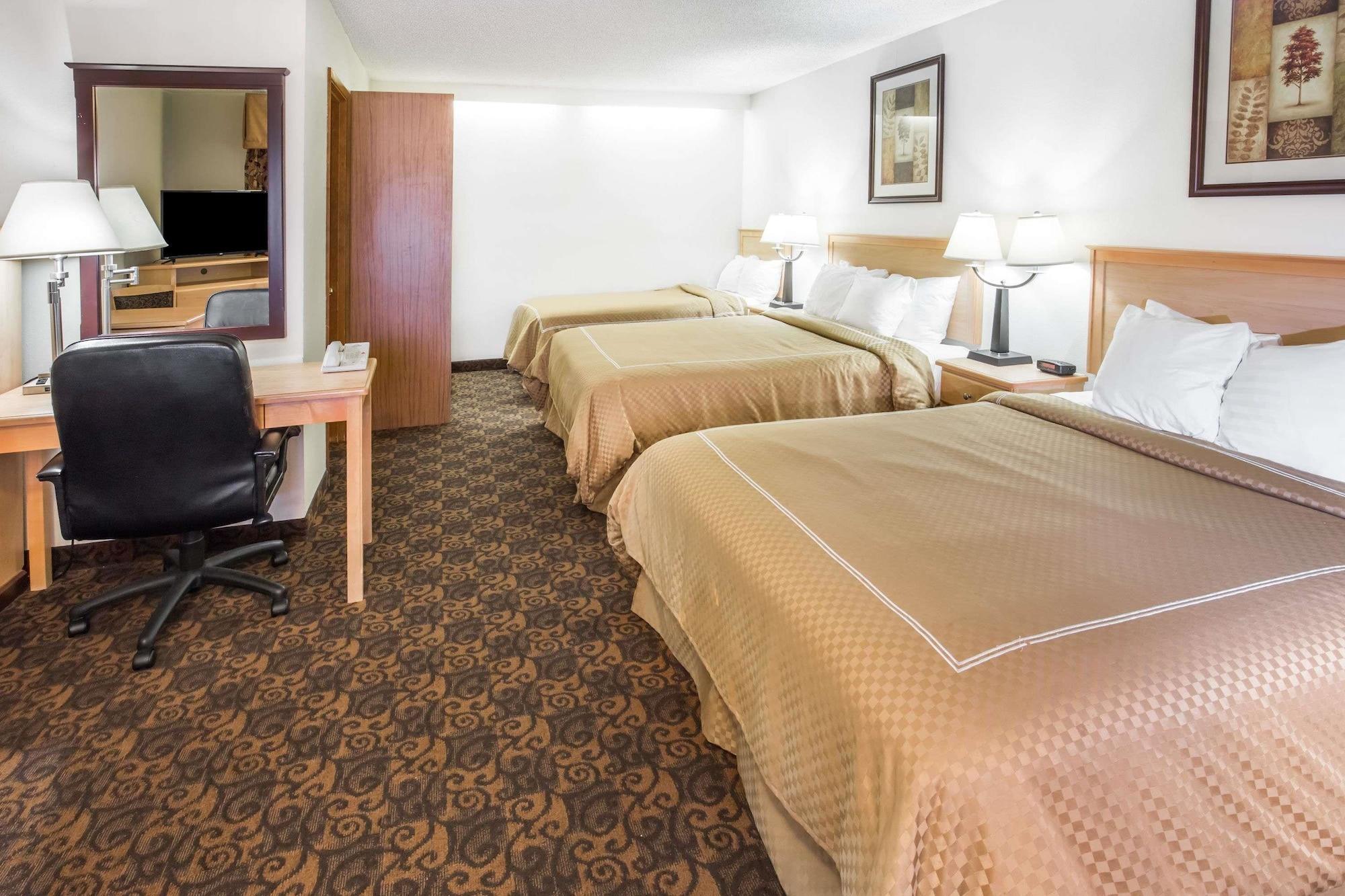 Days Inn By Wyndham Black Bear Salem Eksteriør billede
