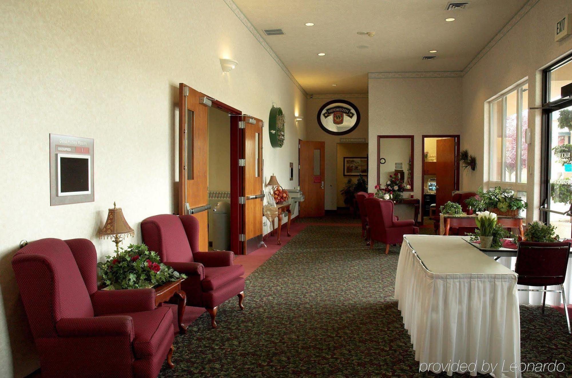Days Inn By Wyndham Black Bear Salem Interiør billede