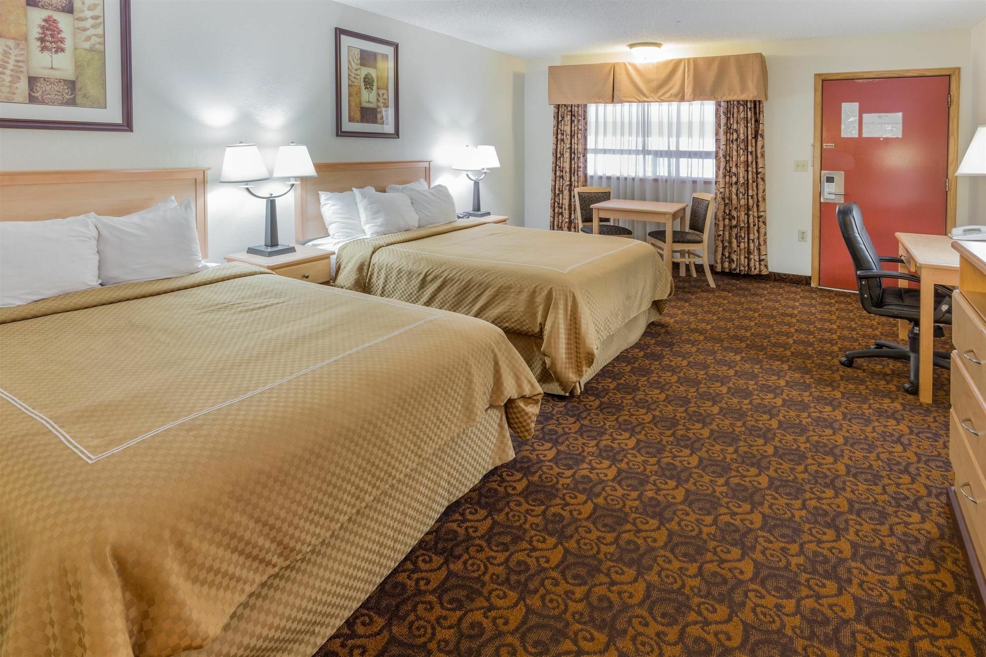 Days Inn By Wyndham Black Bear Salem Eksteriør billede